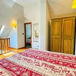 Drei-zimmer-dachgeschosswohnung 6 P-l- Frejus By Interhome Daire *