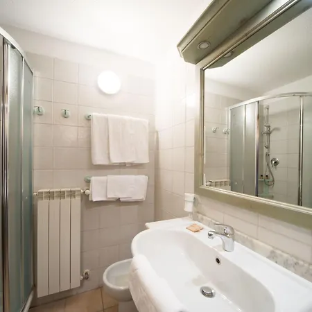 Drei-zimmer-dachgeschosswohnung 6 P-l- Frejus By Interhome * Bardonnèche