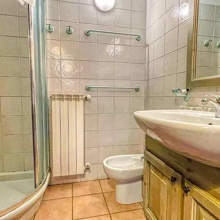 Drei-zimmer-dachgeschosswohnung 6 P-l- Frejus By Interhome Apartmán