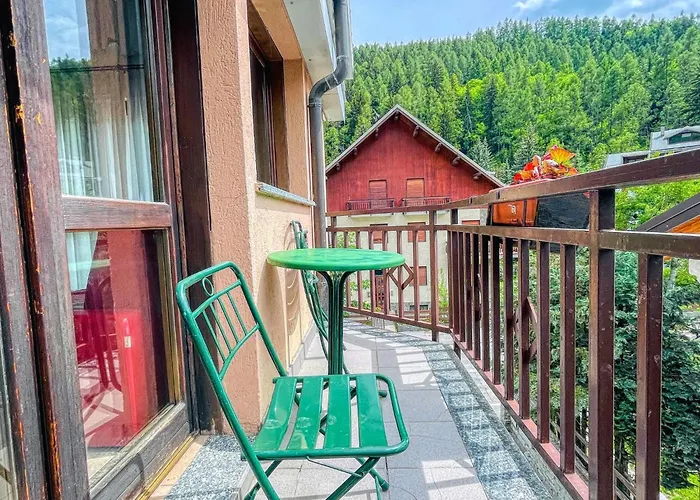 Drei-zimmer-dachgeschosswohnung 6 P-l- Frejus By Interhome *