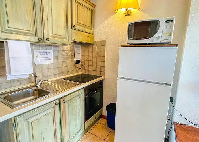 Appartement Drei-zimmer-dachgeschosswohnung 6 P-l- Frejus By Interhome